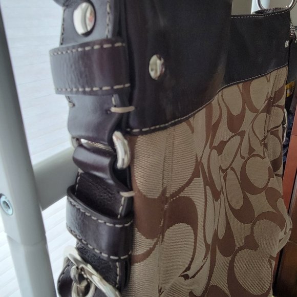 Coach Brown Signature Zoe Hobo Purse EUC! F12674 - Picture 7 of 16